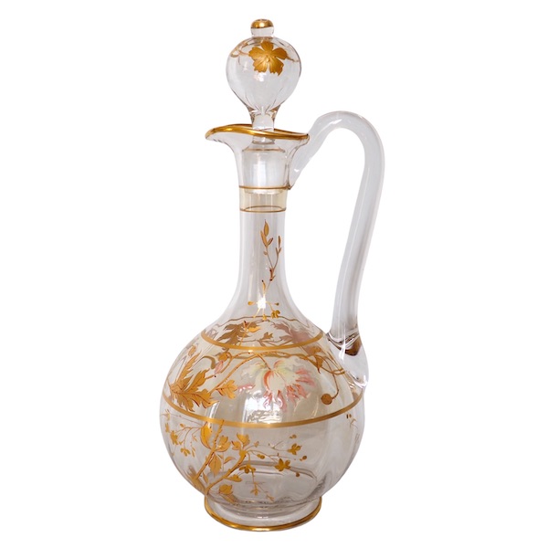 Carafe aiguière en cristal de Baccarat doré émaillé d'époque Art Nouveau - 29cm