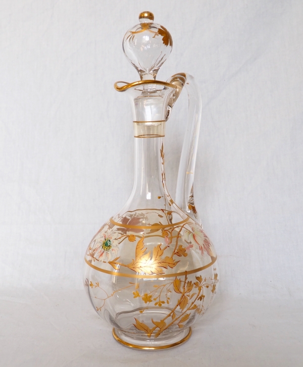 Carafe aiguière en cristal de Baccarat doré émaillé d'époque Art Nouveau - 29cm