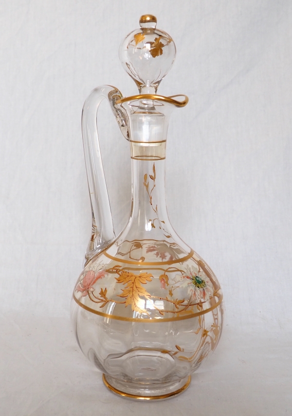 Carafe aiguière en cristal de Baccarat doré émaillé d'époque Art Nouveau - 29cm