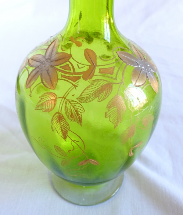 Baccarat crystal liquor bottle enhanced with fine gold, Art Nouveau period