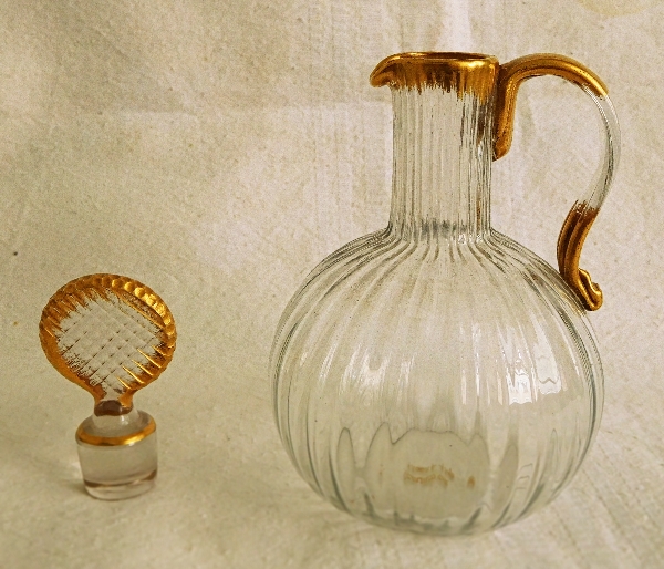 Carafe à liqueur en cristal de Daum doré à côtes vénitiennes, vers 1900 - signé