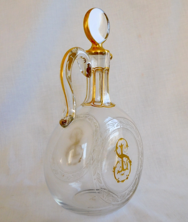Luxueuse carafe à whisky en cristal de Baccarat gravé et doré pour Lerosey