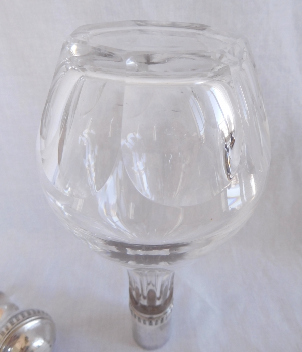 Carafe à liqueur en cristal de Baccarat, modèle Malmaison / Compiègne, monture argent massif - poinçon Minerve