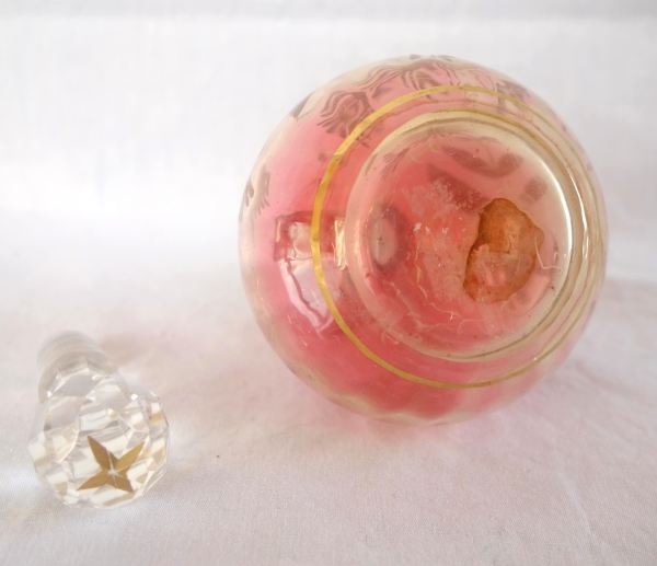 Carafe à liqueur forme boule en cristal de Baccarat orange rehaussée à l'or fin