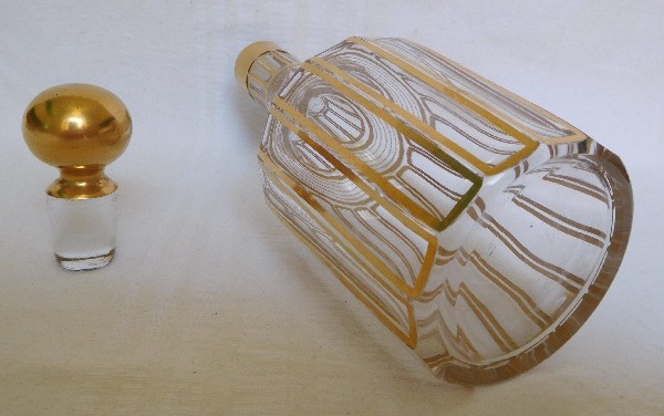 Carafe à liqueur en cristal de Baccarat, modèle Cannelures réhaussé de filets or
