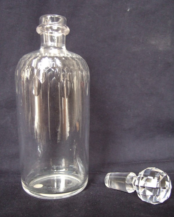 Rare carafe à liqueur en cristal de Baccarat, modèle Richelieu, étiquette papier