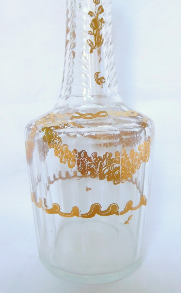 Carafe à liqueur d'époque Louis XVI en verre taillé doré - XVIIIe siècle