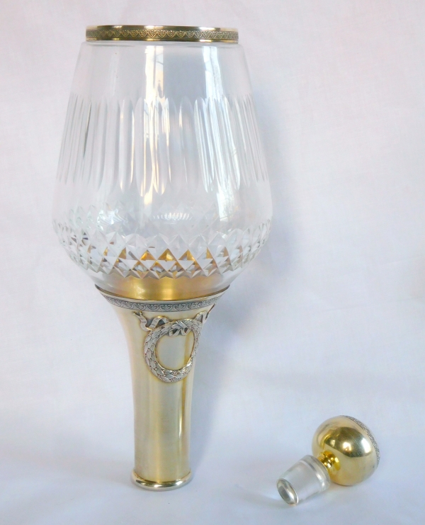 Carafe à vin en cristal de Baccarat montée argent massif vermeil, style Empire, poinçon Minerve