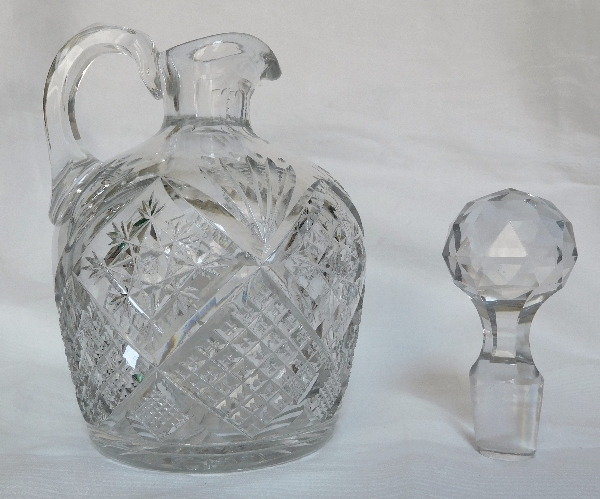 Carafe à whisky en cristal de Baccarat richement taillée, étiquette papier