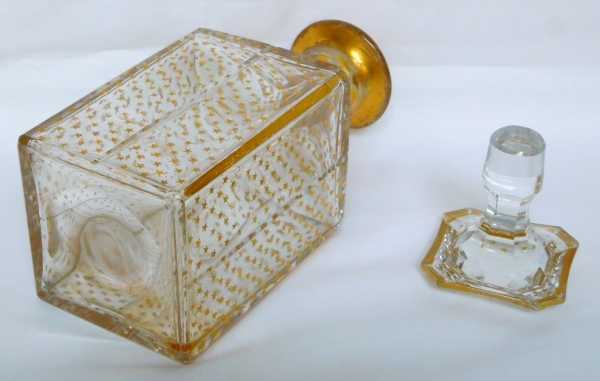 Carafe à whisky ou liqueur en cristal de Baccarat rehaussé d'étoiles dorées, époque Napoleon III