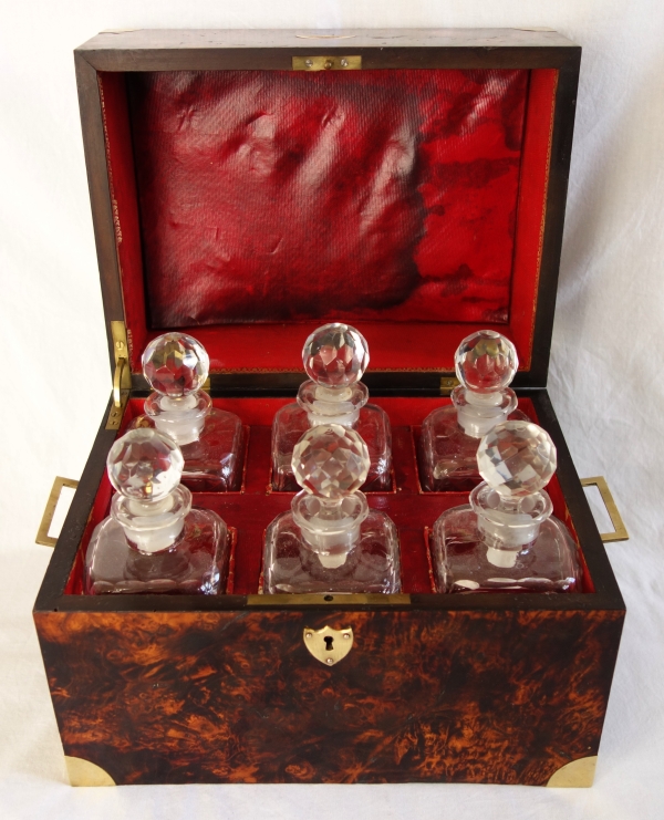 Cave à liqueur d'époque Empire en cristal du Creusot et ronce de noyer
