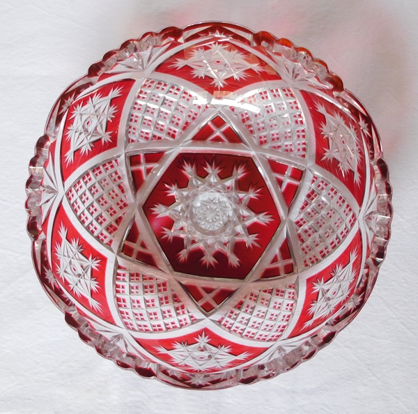 Saladier, coupe, jatte ou vide-poche en cristal de Baccarat taillé overlay rouge