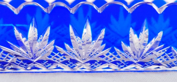 Epinglier en cristal de Baccarat, cristal overlay bleu cobalt, modèle Douai
