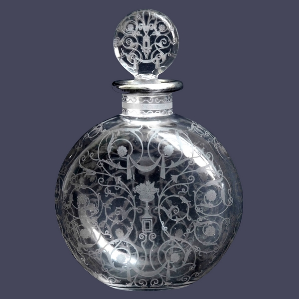 Baccarat crystal perfume bottle, Michelangelo pattern enhanced with sterling silver - 13cm