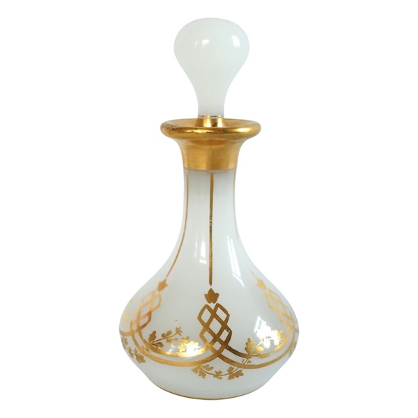Baccarat : opaline crystal liquor bottle enhanced with orientalist patterns, 19th century circa 1860
