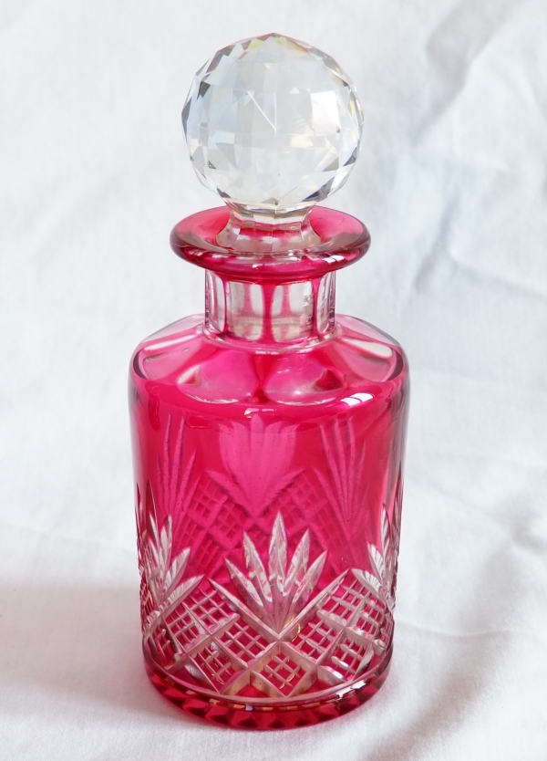 Antique French Baccarat crystal perfume bottle, pink overlay crystal, Douai pattern - 14cm