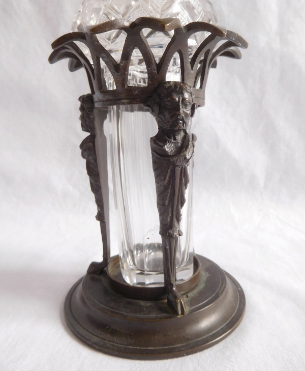 Flacon à eau de mélisse aux satyres cristal de Baccarat / Le Creusot et bronze patiné vers 1820