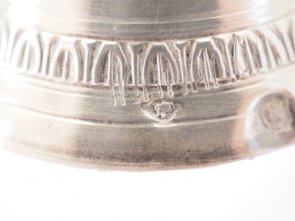 Carafe à liqueur en cristal de Baccarat, monture de style Empire en argent massif - poinçon Minerve