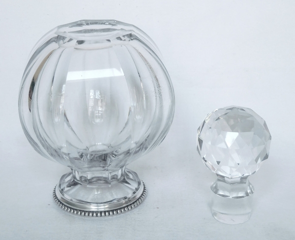 Flacon en cristal de Baccarat et argent massif, modèle Malmaison, poinçon Minerve par Tetard Frères - signé