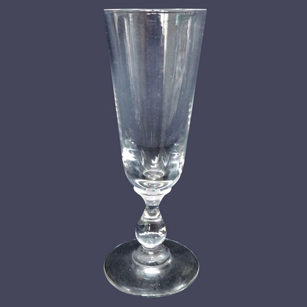 Verre à liqueur en cristal de Baccarat, forme flûte à champagne, jambe ballustre