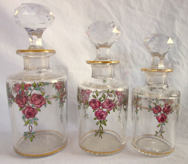 Garniture de toilette 5 pièces en cristal de Baccarat émaillé et doré - modèle Bouquet de Roses
