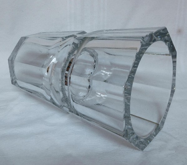 Grand vase en cristal de Baccarat, modèle Edith, signé