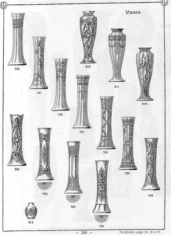 Très grand vase en cristal de Baccarat taillé, monture en laiton doré à mufle de lion - vers 1900