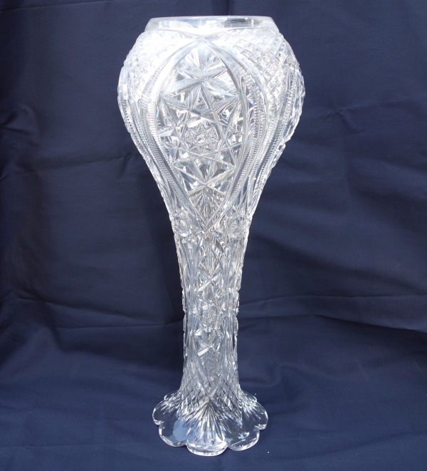 Spectacular Baccarat richly cut crystal vase - 39.5cm