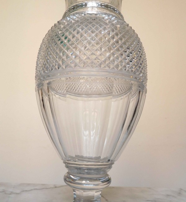 Vase Médicis en cristal de Baccarat, modèle Eurydice - signé - 35cm