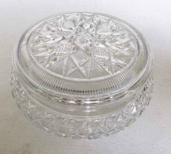 Bonbonnière en cristal de Baccarat richement taillé, Etiquette papier