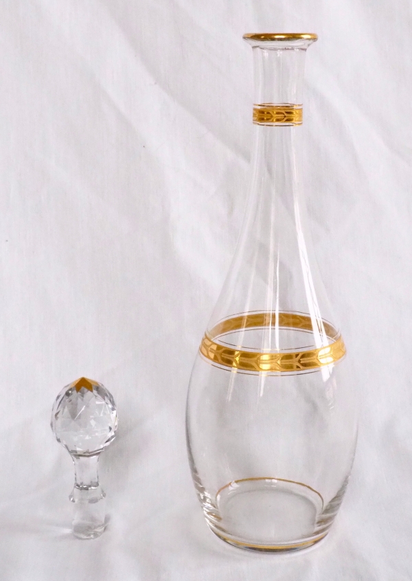 Grande carafe à vin en cristal de Baccarat uni rehaussée à l'or fin - signée