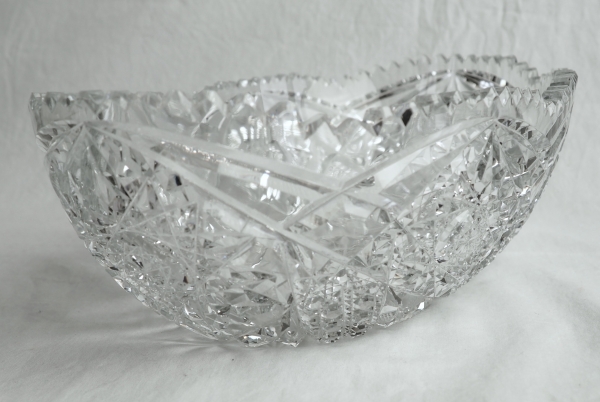 Large Baccarat crystal serving bowl or table centerpiece