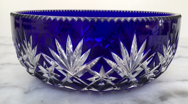 Coupe ou jatte en cristal taillé de St Louis overlay bleu cobalt, modèle Massenet