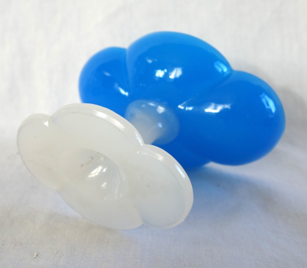 Baccarat crystal : pair of ring holders blue and white opaline - Charles X period