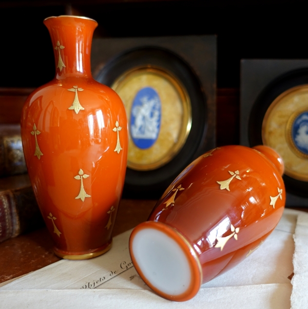 Baccarat : pair of orange opaline vases enhanced with fine gold - circa 1900