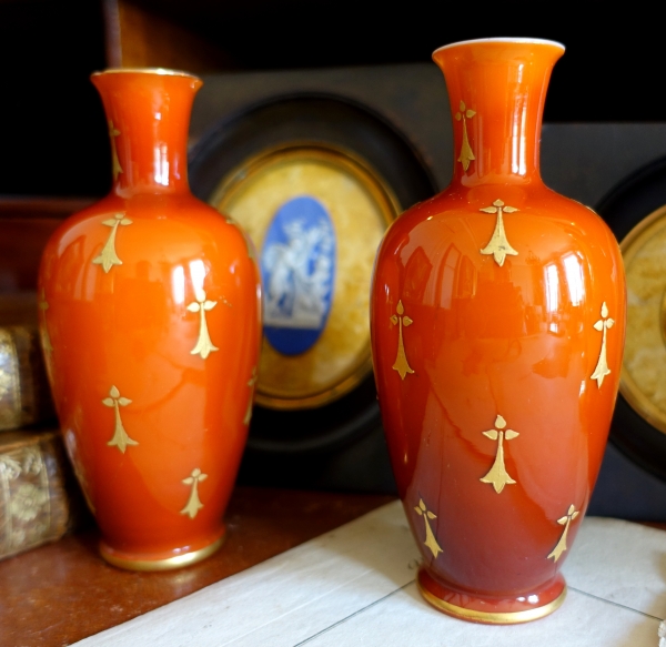 Baccarat : pair of orange opaline vases enhanced with fine gold - circa 1900