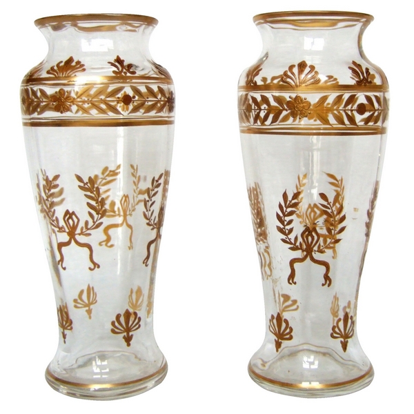 Paire de vases en cristal de Baccarat dorés à l'or, époque fin XIXe