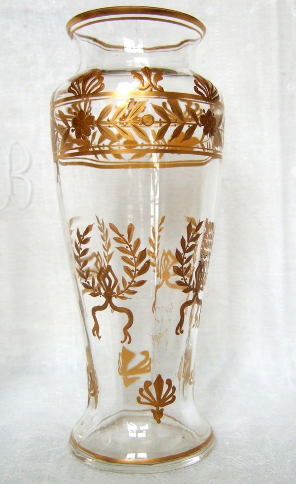 Paire de vases en cristal de Baccarat dorés à l'or, époque fin XIXe
