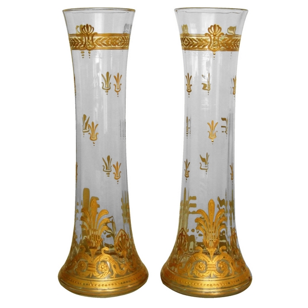 Paire de vases en cristal de Baccarat, décor de style Empire doré à l'or fin
