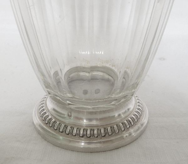 Paire de vases en cristal de Baccarat modèle Malmaison, monture en argent massif
