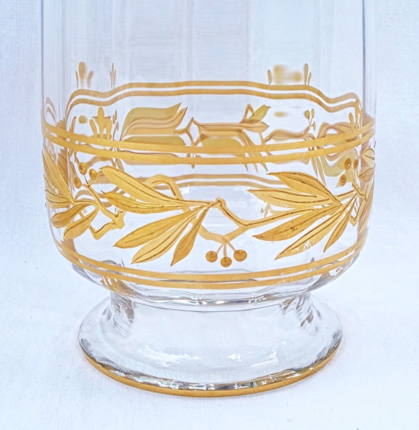 Paire de vases en cristal de Baccarat, décor de feuilles d'olivier doré à l'or fin