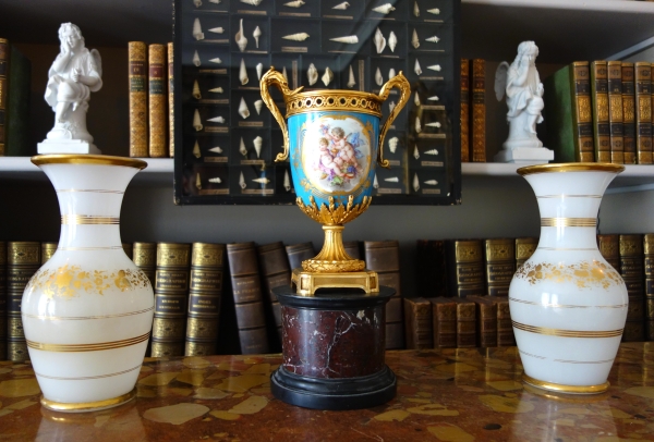 Pair of Baccarat opaline crystal vases enhanced with fine gold - 19th century 