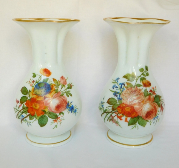Baccarat : pair of painted opaline crystal vases, 19th century production circa 1840