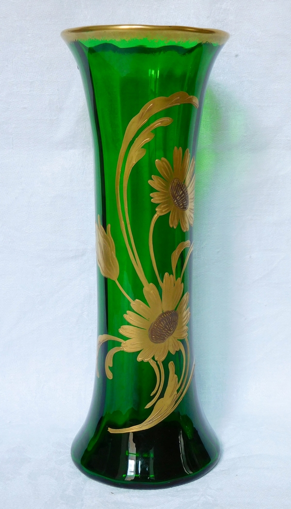 Paire de vases en cristal de Saint Louis vert sapin, décor floral à l'or fin