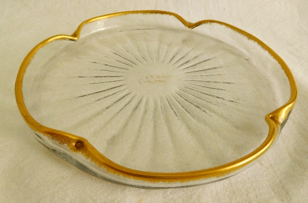 Petit plateau en cristal de Daum doré à côtes vénitiennes, vers 1900 - signé