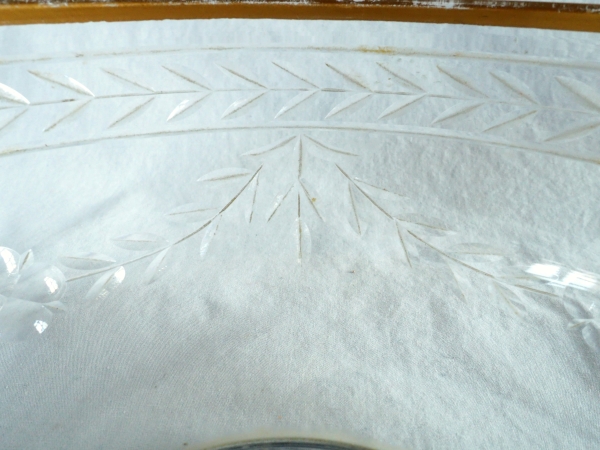 Baccarat crystal salad bowl, laurels cut pattern - enhanced with fine gold