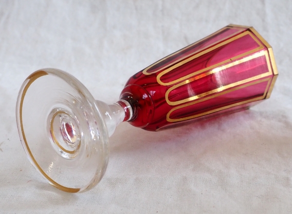 Service à liqueur en cristal de Baccarat rouge rubis et doré, modèle Cannelures - étiquette papier