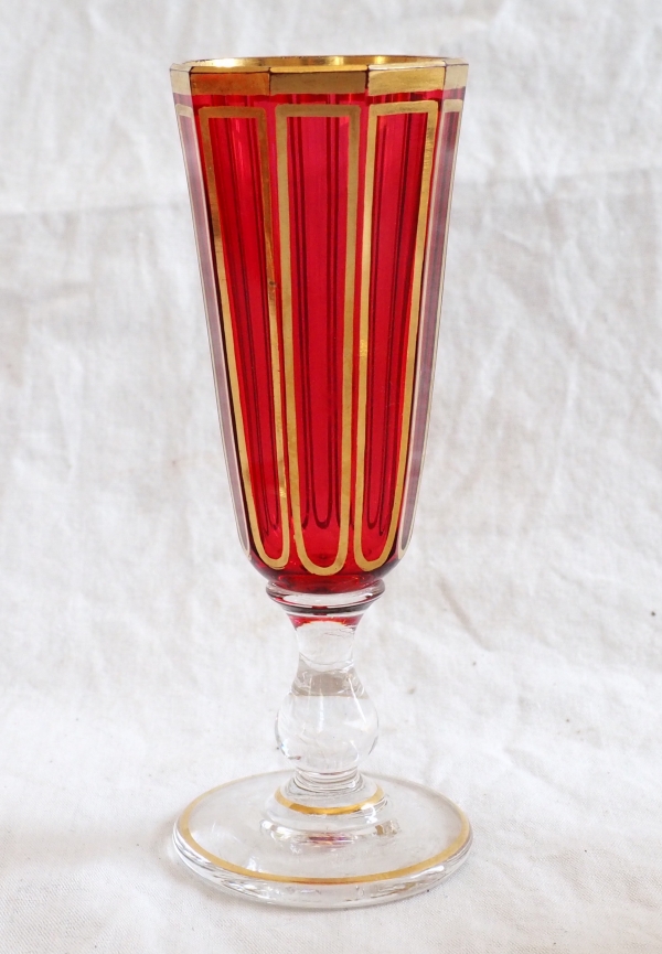 Service à liqueur en cristal de Baccarat rouge rubis et doré, modèle Cannelures - étiquette papier