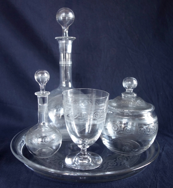 Service verre d'eau / service de nuit 5 pièces en cristal de Baccarat décor gravure Athenienne