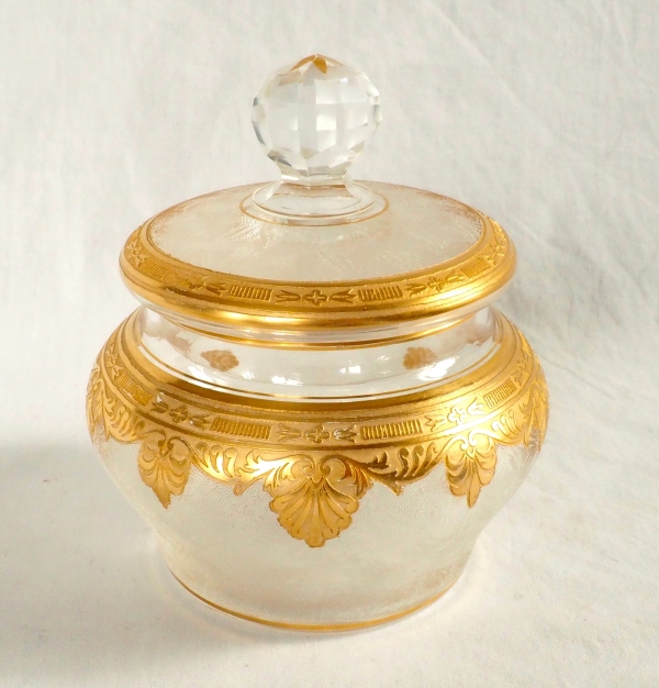 Sucrier en cristal de Saint Louis gravé et doré à l'or fin - modèle Nelly de style Empire